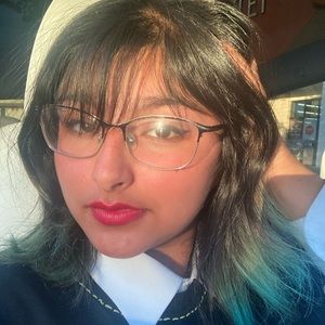 Meet your Posher, Kaelani